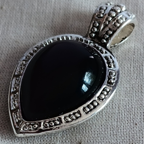 Silver Tone Purple Heart Pendant - Picture 8 of 8